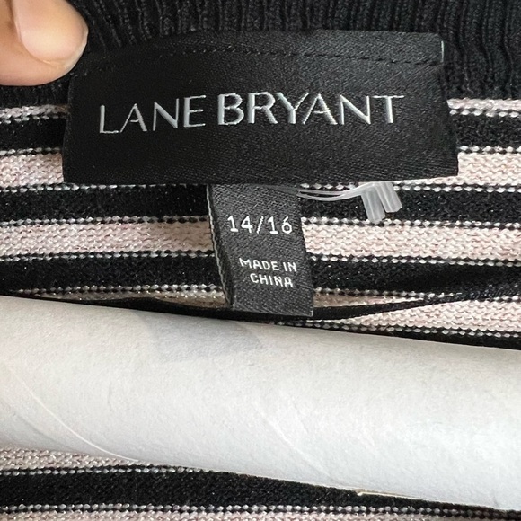 Lane Bryant Black/Gold Metallic Striped Button Down Cardigan - Size 14/16 - Picture 7 of 7